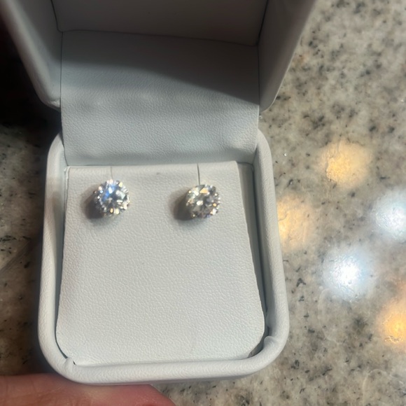 Lab created diamond studs. Agape Diamond Co . .80. Carat each - Picture 2 of 7